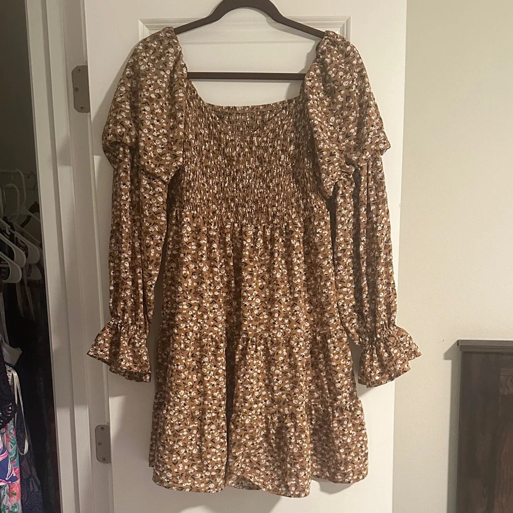 Brown Floral Smocked Mini Dress 🤎 - Picture 2 of 6